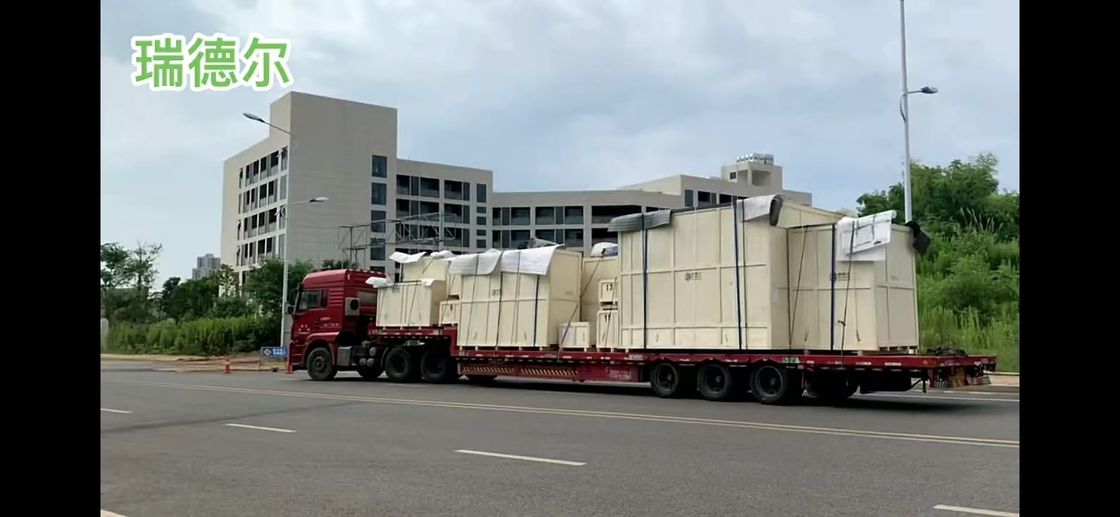 Forno di trattamento termico a vuoto con riscaldamento a resistenza e spegnimento a pressione con capacità di carico nominale di 50 kg